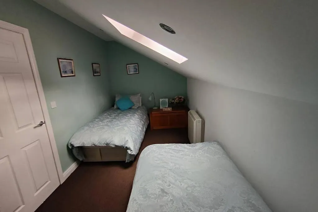 Bt 9 Granny Flat & Walled Garden Белфаст