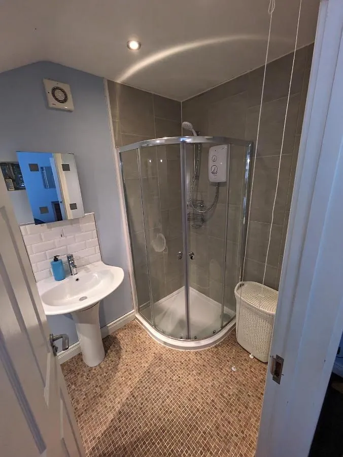 Bt 9 Granny Flat & Walled Garden Белфаст