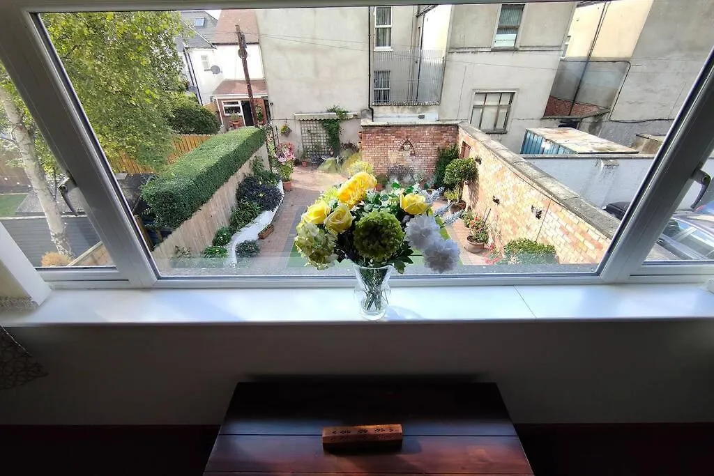 Bt 9 Granny Flat & Walled Garden Μπέλφαστ